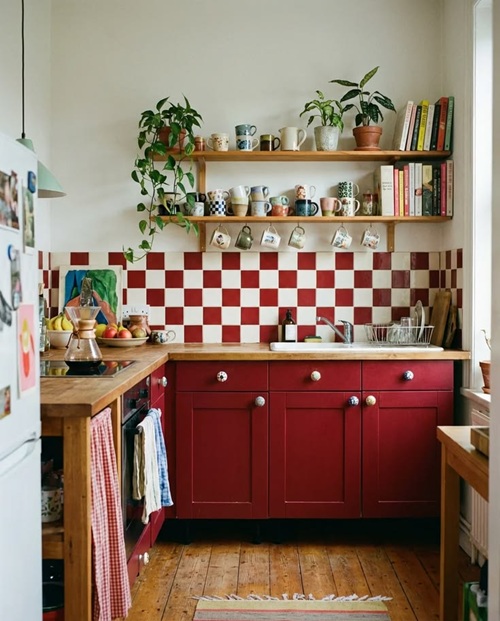 cross red kitchen idea: woodykiss